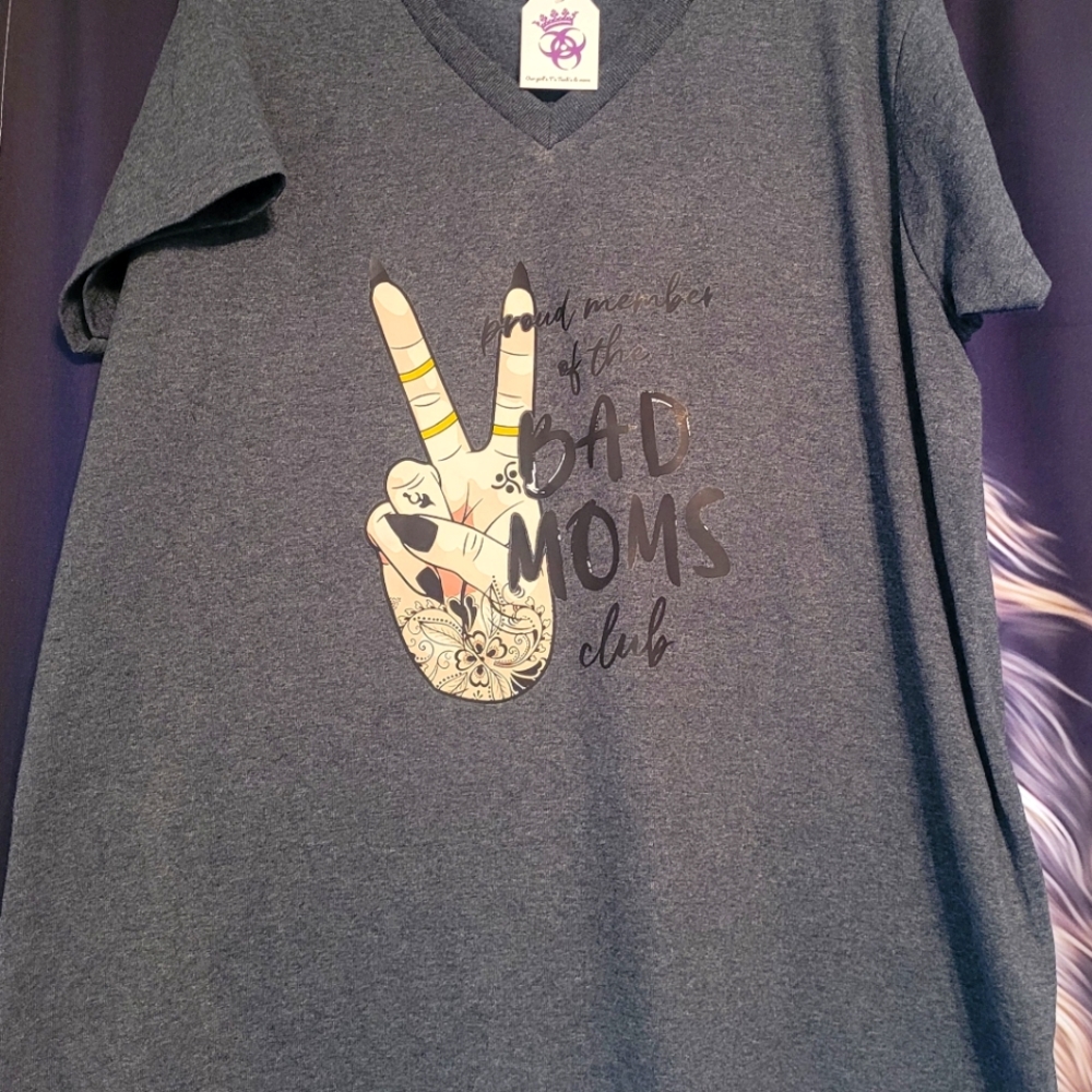 Bad moms club v neck size large t shirt